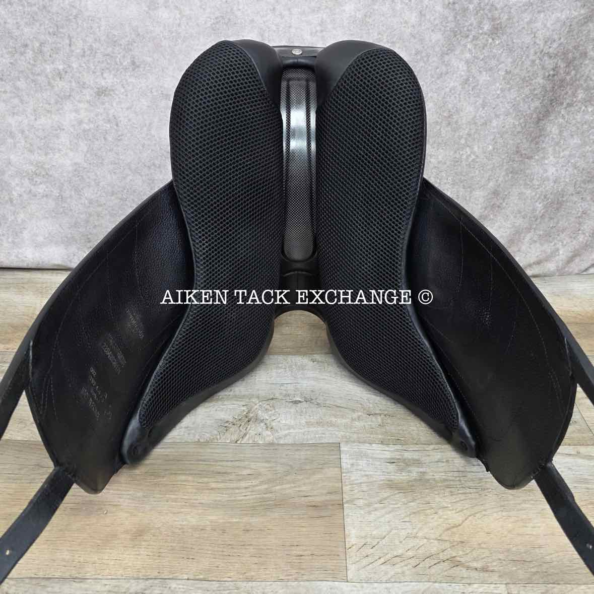 2022 Devoucoux Makila Harmonie Monoflap Dressage Saddle, 17.5" Seat - 002, 2A Flap, Dynamick Tree - Medium, D3D Panels, Full Buffalo Leather