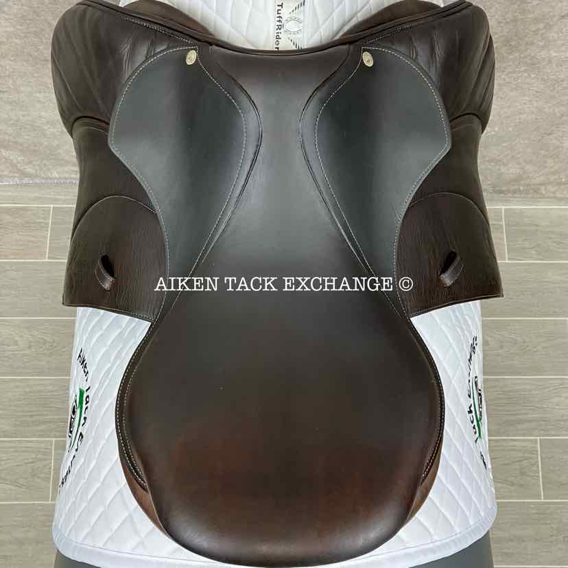 **SOLD** 2013 Voltaire Palm Beach Close Contact Jump Saddle, 17" Seat, 2A Flap, Medium Wide Tree, FIN Panels, Full Buffalo Leather