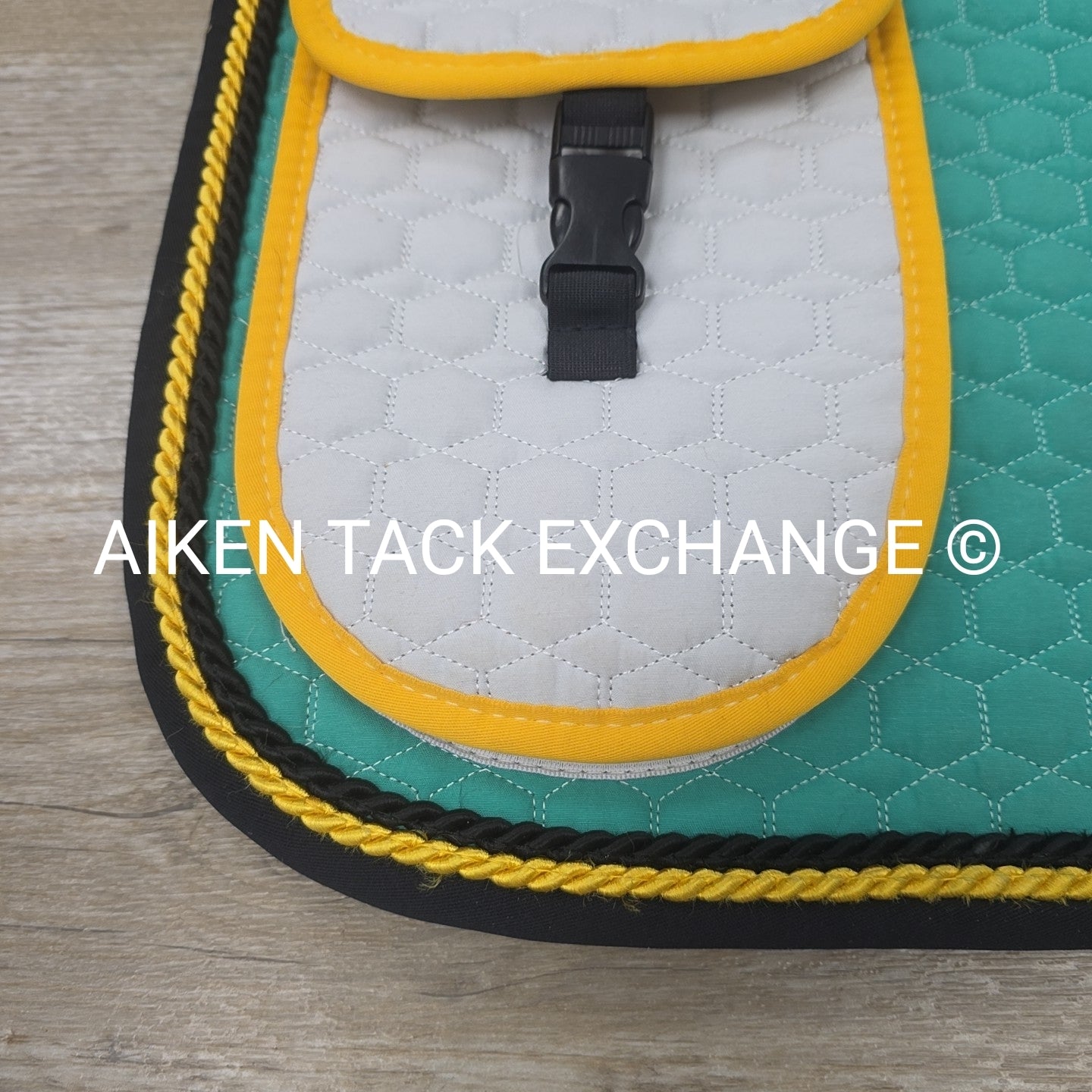 Mattes Dressage Trekking Saddle Pad with Sheepskin, Size Medium