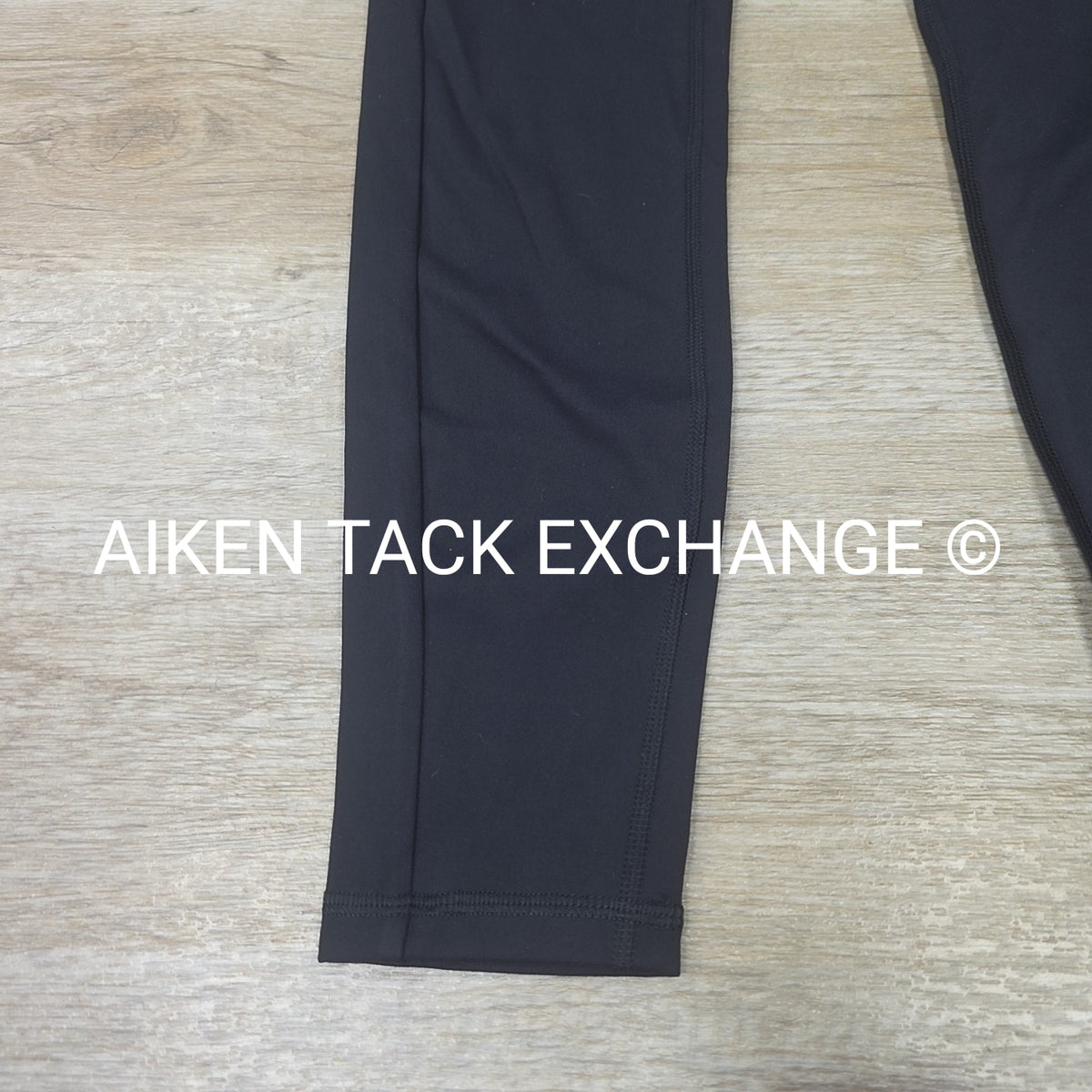 Avalanche Outdoor Supply Co. Compression Leggings, Size Medium