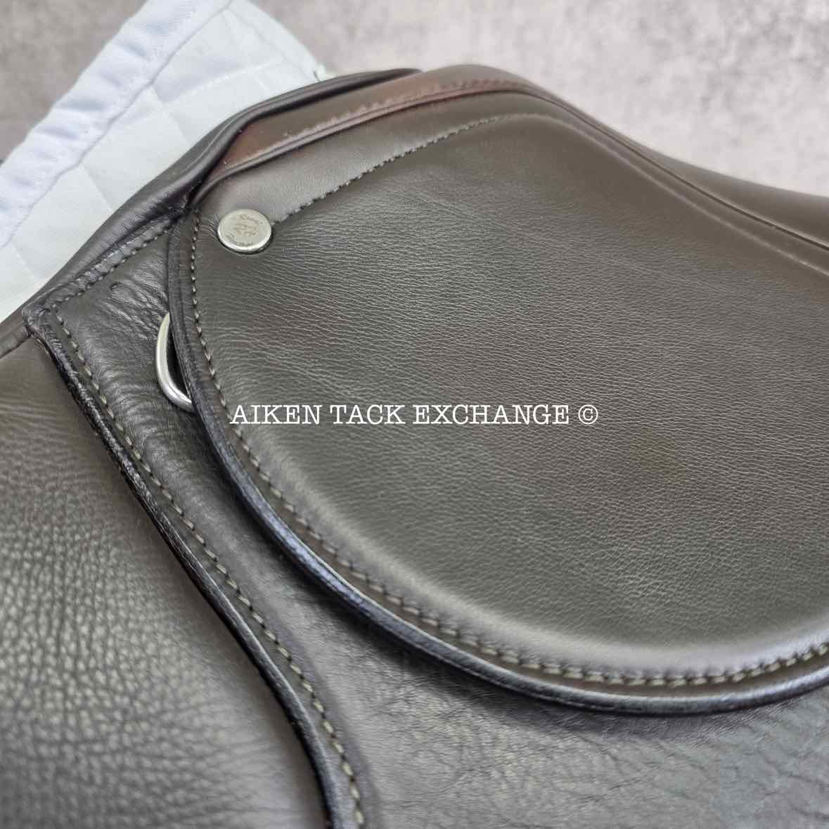 **SOLD** Royal Heritage Stella Jump Saddle, 18" Seat, Adjustable Tree - Changeable Gullet, Wool Flocked Panels