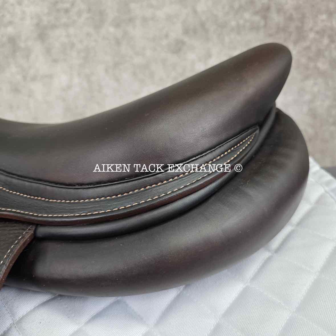 **SOLD** 2015 Voltaire Palm Beach Close Contact Jump Saddle, 17" Seat, 2A Flap, Medium Wide Tree, FIN Panels