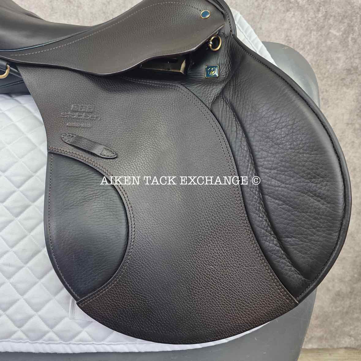 2025 Stubben Roxane Jump Saddle, 18" Seat with Biomex, 28cm Tree - Medium Narrow, Wool Flocked Panels