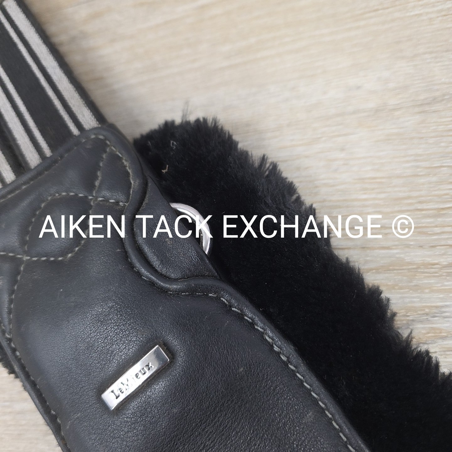 LeMieux Arika Simuwool Contour Long Girth, Black, 52"