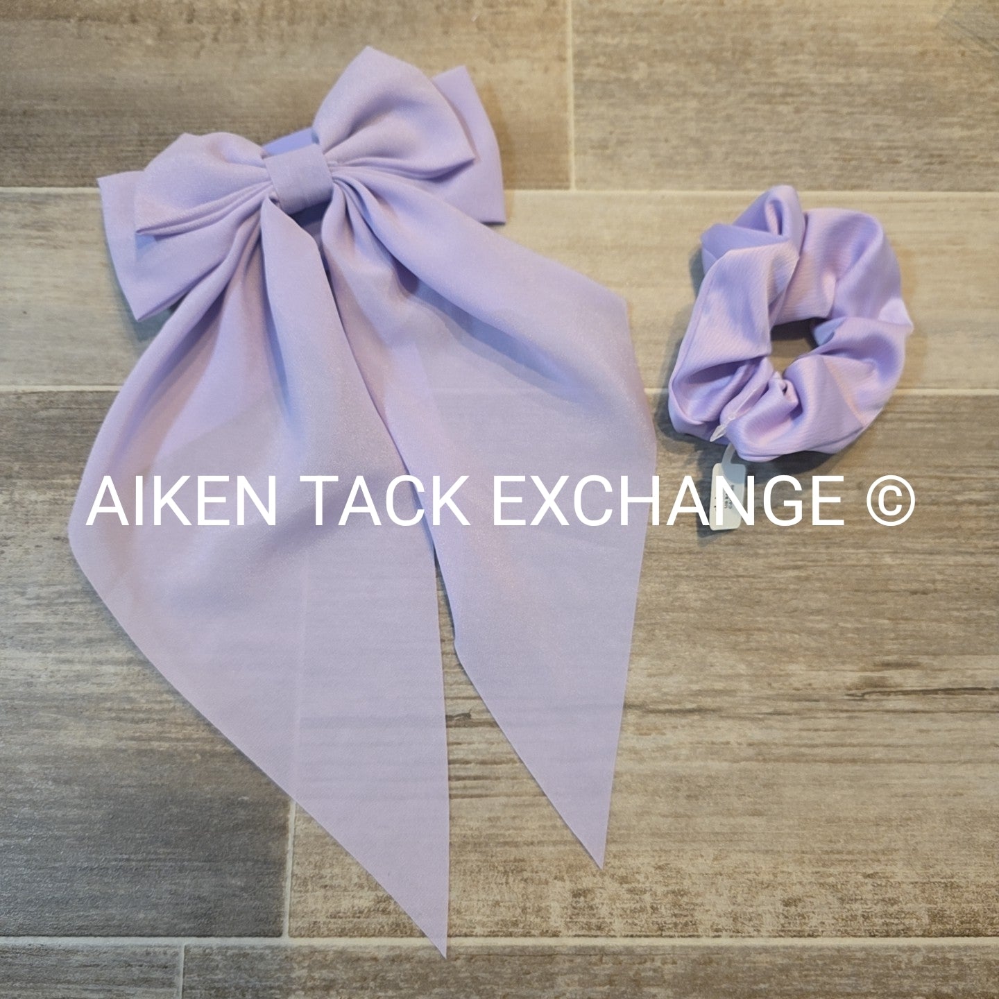 Claire's Hair Bundle - 1 Scrunchie, 1 Hair Clip