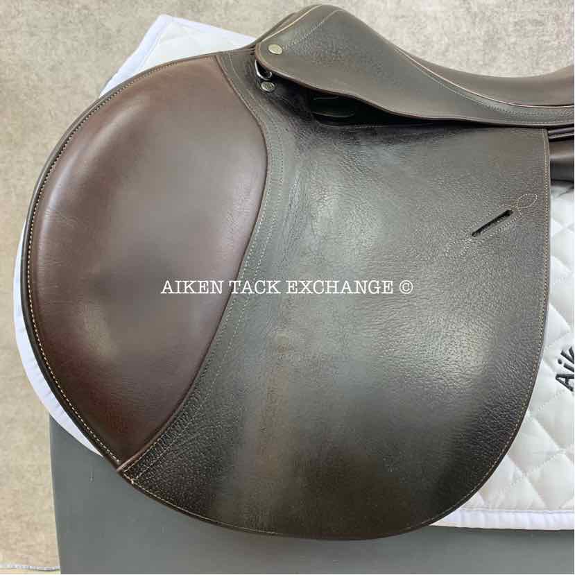 **SOLD** 2010 Arc De Triomphe Gazelle Close Contact Jump Saddle, 18" Seat, 3AV Flap - Forward, Medium Tree, Foam Panels