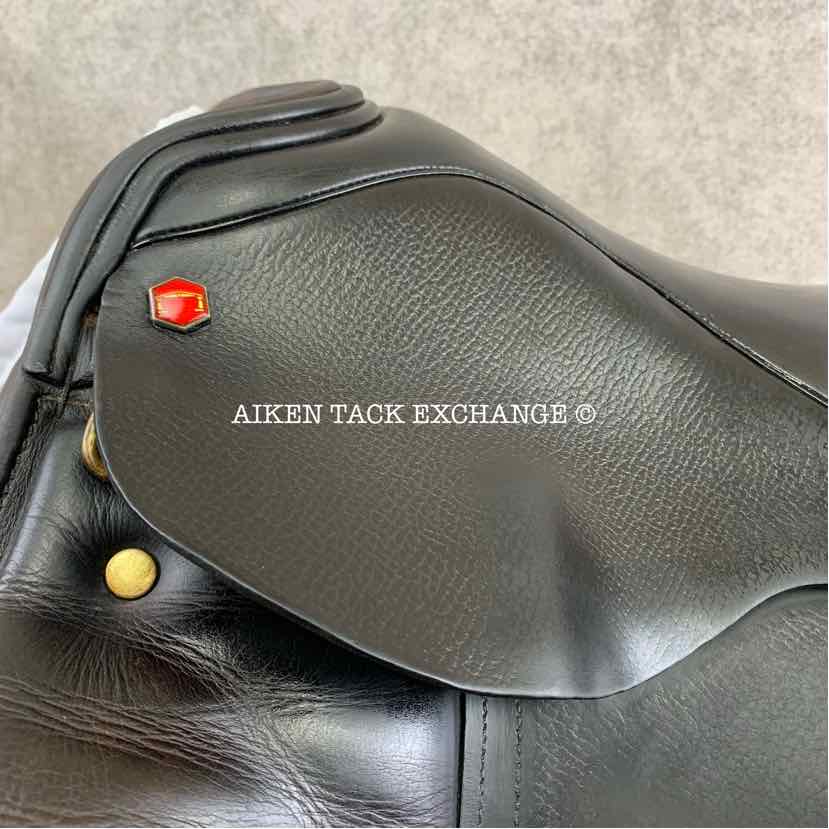 **SOLD** 2007 Albion SL Dressage Saddle, 17.5" Seat, Wide Tree, Wool Flocked Panels