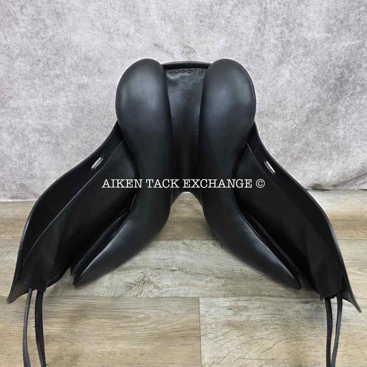 2007 DK Freedom Monoflap Dressage Saddle, 17" Seat, Wide Tree, Wool Flocked Panels