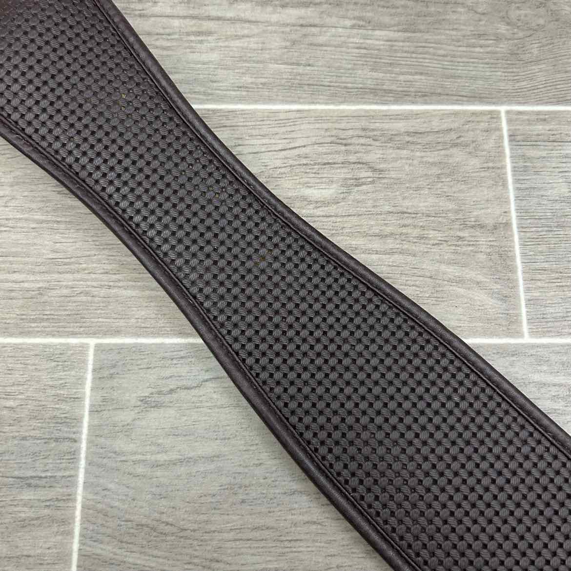 Wintec Chafeless Girth, Brown, 56"