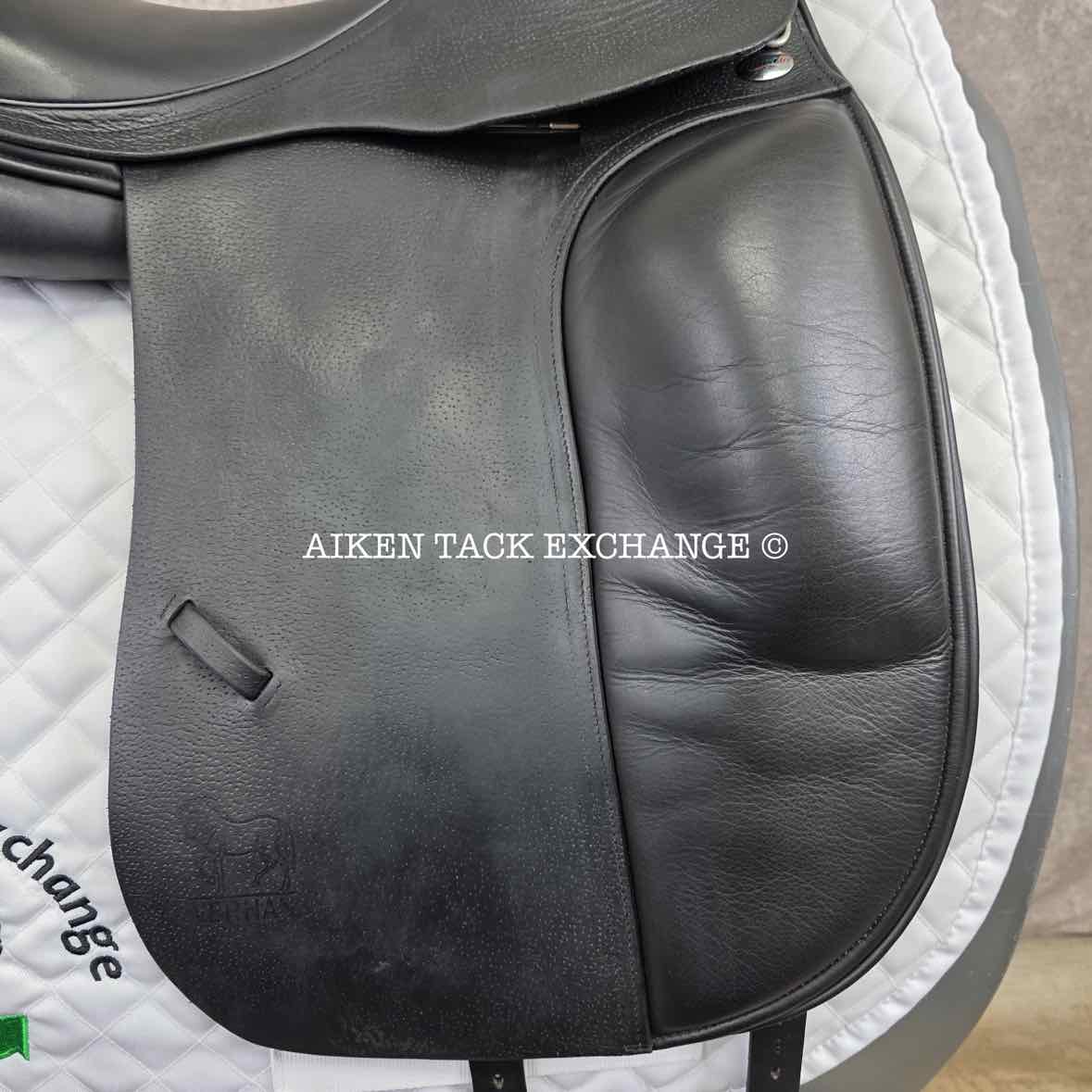Verhan Trustin Free Shoulder Dressage Saddle, 17.5" Seat, Medium Wide Tree, Wool Flocked Panels