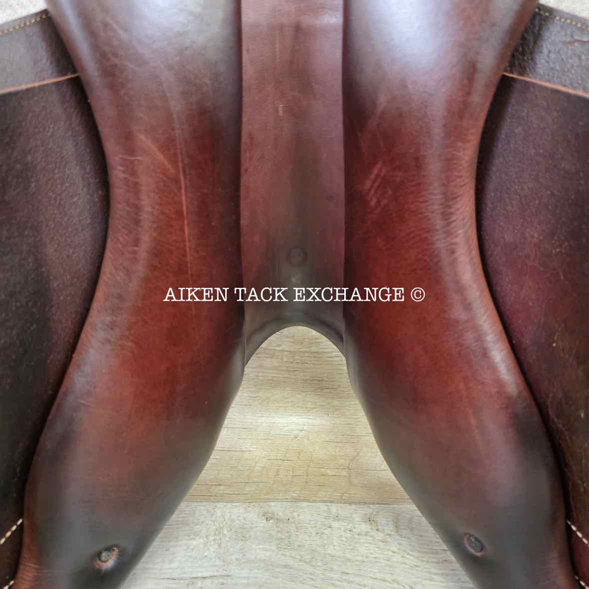 **On Trial** 2006 Prestige Red Fox Royal Close Contact Jump Saddle, 17" Seat, 33 Tree - Medium Tree, Foam Panels