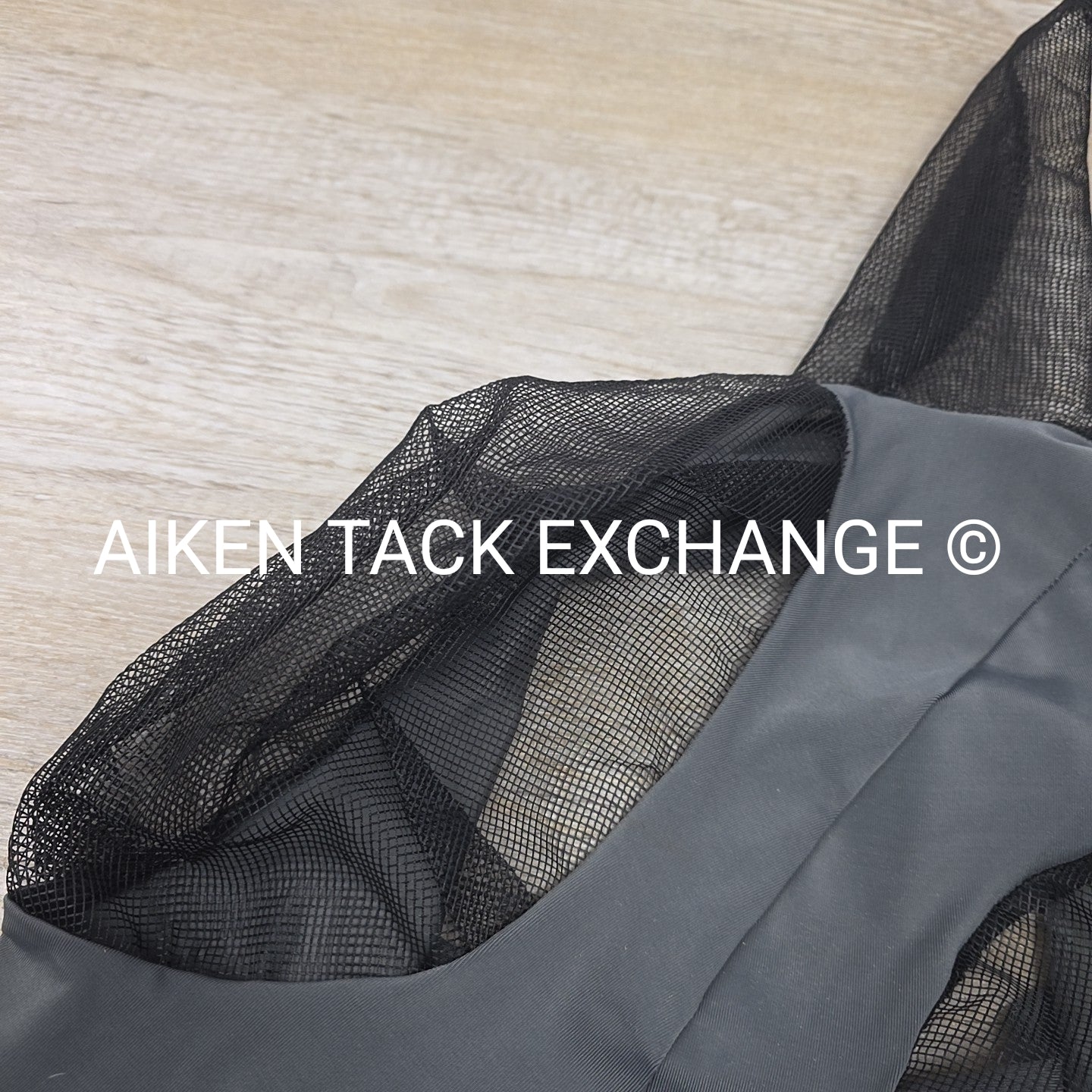 BARGAIN BUNDLE: 2 Weatherbeeta Stretch Bug Eye Saver Fly Masks, Size Pony & 1 Ca