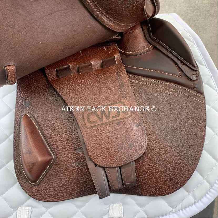 2022 CWD SE01 Close Contact Jump Saddle, 17.5" Seat, 3L Flap, Medium Tree, Foam Panels