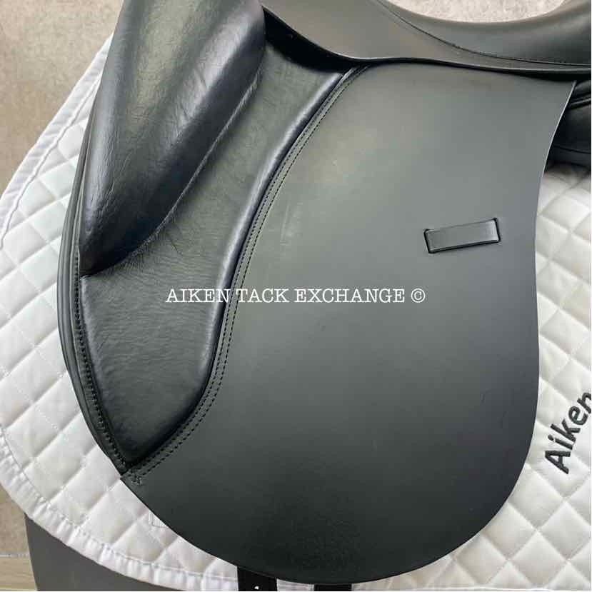**SOLD** 2023 Zaldi New Generation London Dressage Saddle, 17.5" Seat, Adjustable Tree - Changeable Gullet, Wool Flocked Panels
