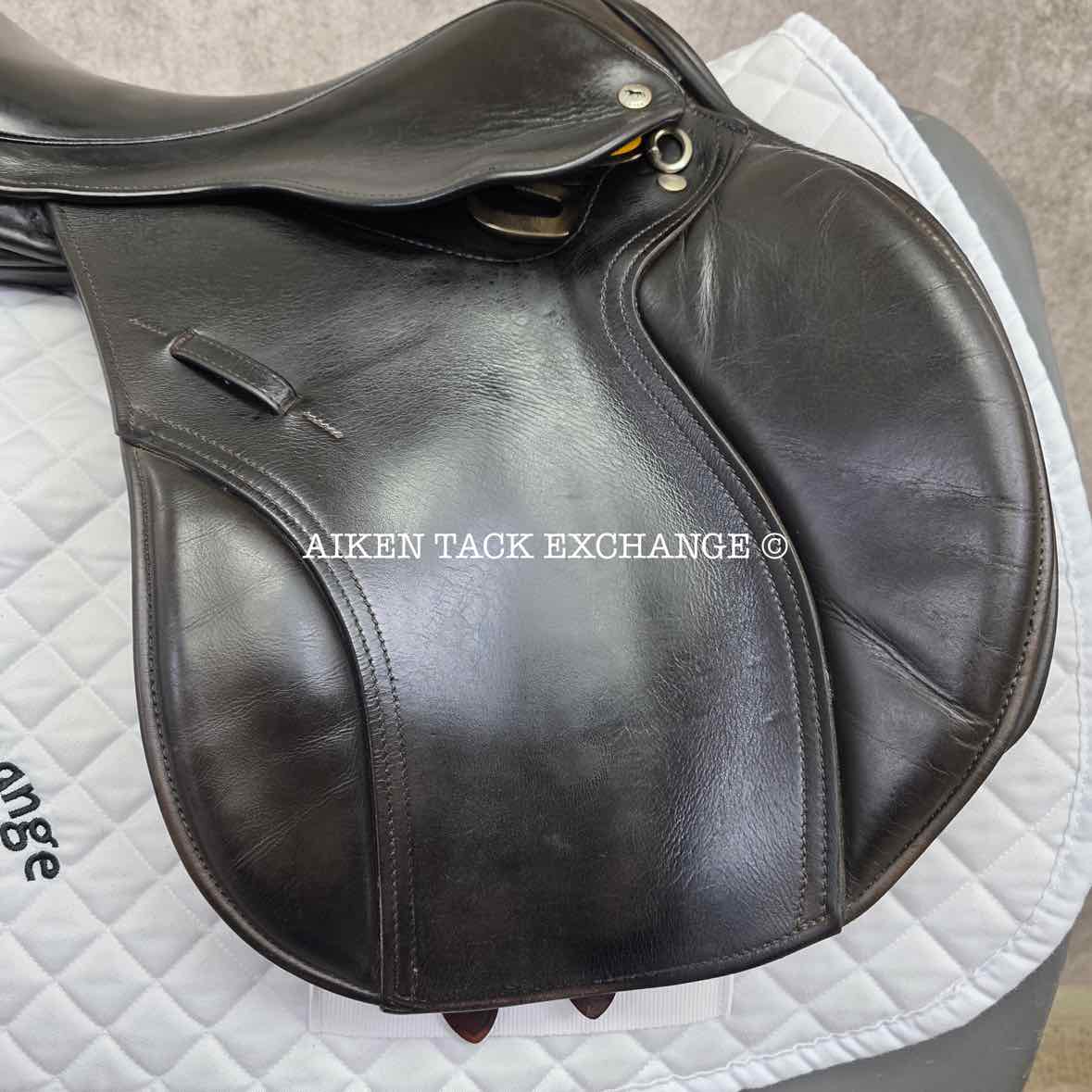 **SOLD** 2010 Black Country Maelstrom Jump Saddle, 17.5" Seat, Medium Tree, Wool Flocked Panels