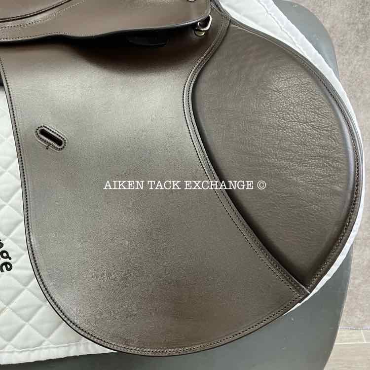 2013 Barnsby Aurora Close Contact Jump Saddle, 17" Seat, Medium Tree, Foam Panels
