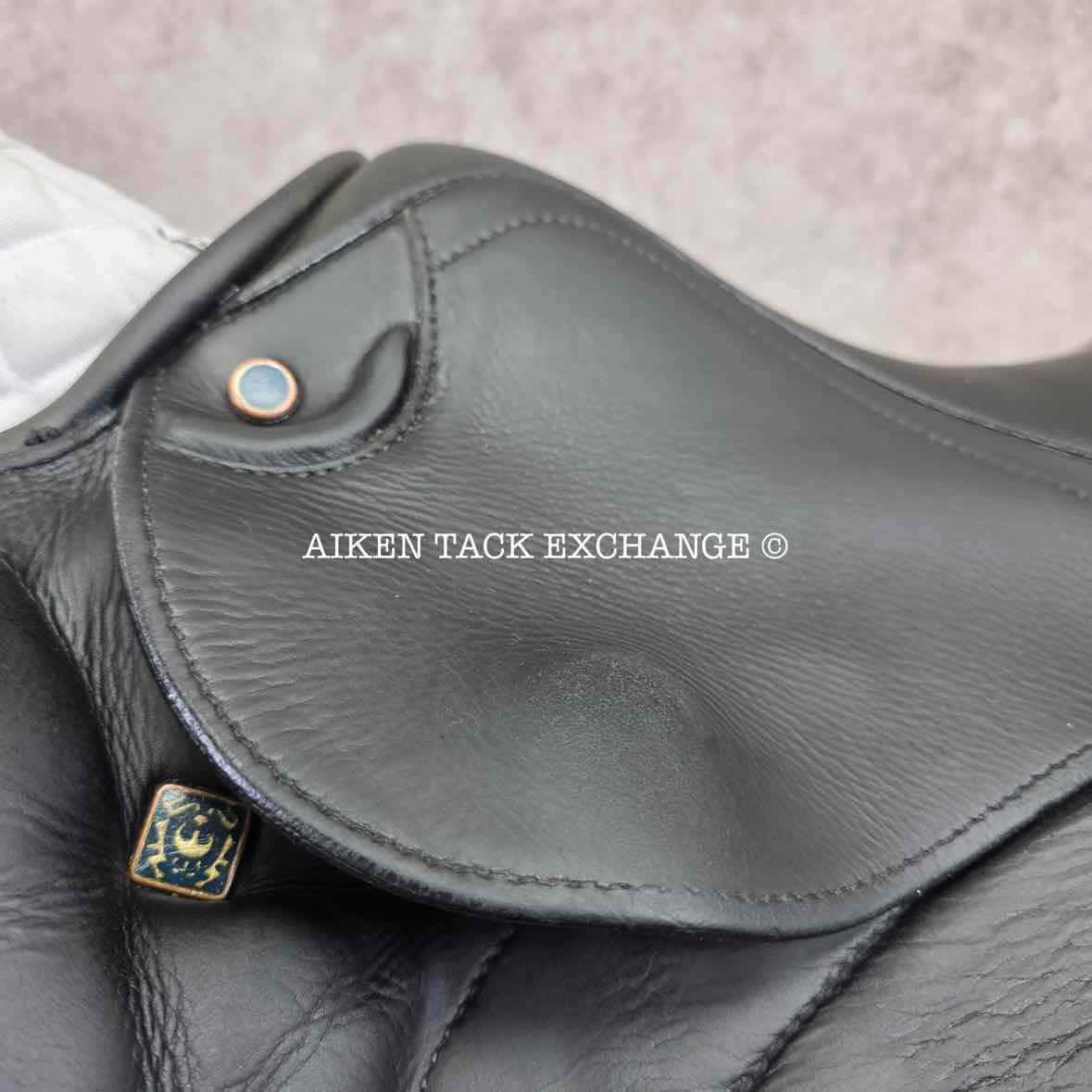 2017 Stubben Zaria Optimum Deluxe Monoflap Jump Saddle, 17.5" Seat, 28cm Tree - Medium Narrow, Wool Flocked Panels