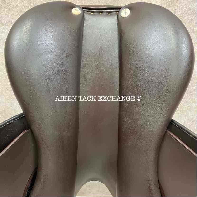 **On Trial** Adam Ellis Chloe Close Contact Jump Saddle, 17" Seat, Medium Wide Tree, Foam Panels