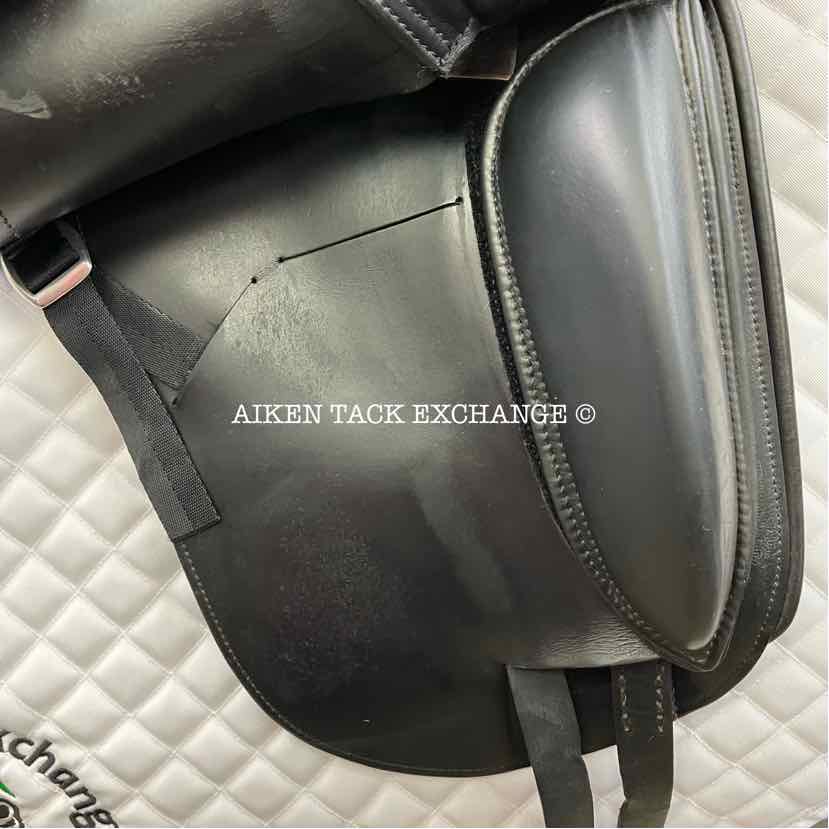 **SOLD** 2013 Schleese Infinity II Dressage Saddle, 17.5" Seat, Adjustable AdapTree, Wool Flocked Panels