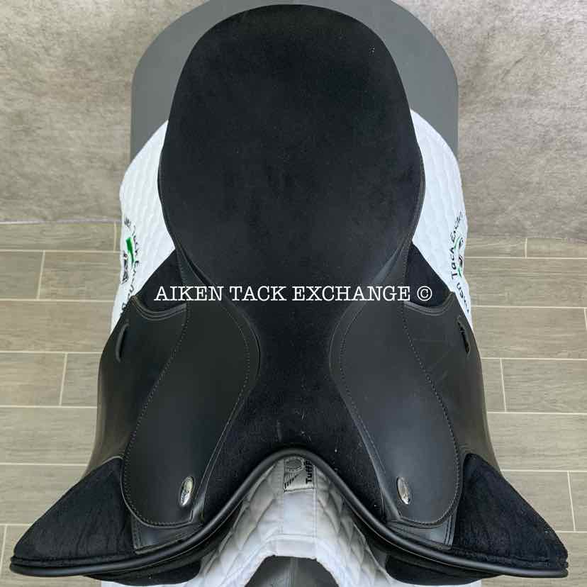 **SOLD** Thorowgood T4 Moveable Block MDR Standard Wither Dressage Saddle, 17.5" Seat, Adjustable Tree - Changeable Gullet, Wool Flocked Panels