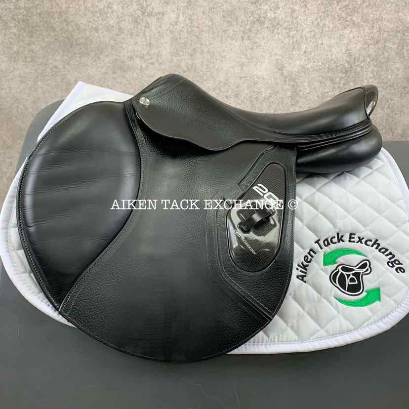 2018 CWD SE25 2GS Close Contact Jump Saddle, 17.5" Seat - S2, 3C Flap, Dynamik Flex Tree - Medium, Foam Panels