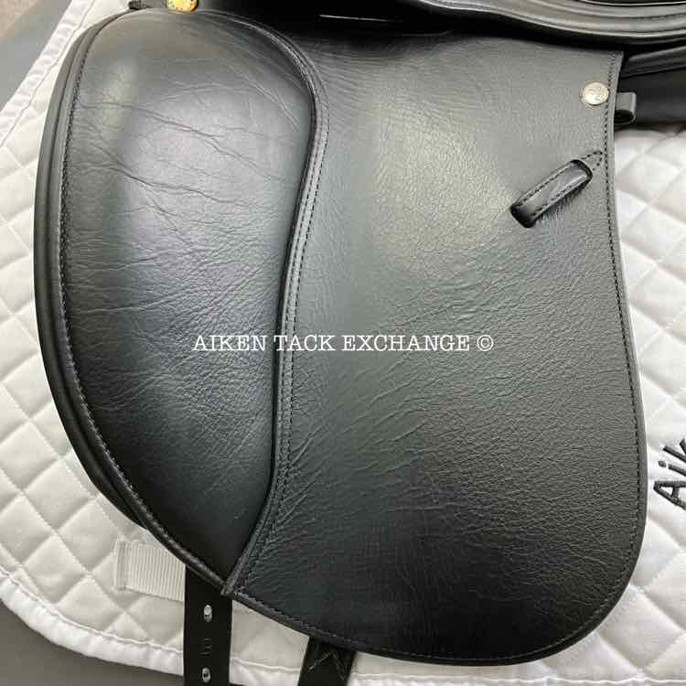 **On Trial** 2022 Prestige Lucky Idol Dressage Saddle, 16" Seat, Short Flap, 33 Tree - Medium, Wool Flocked Panels