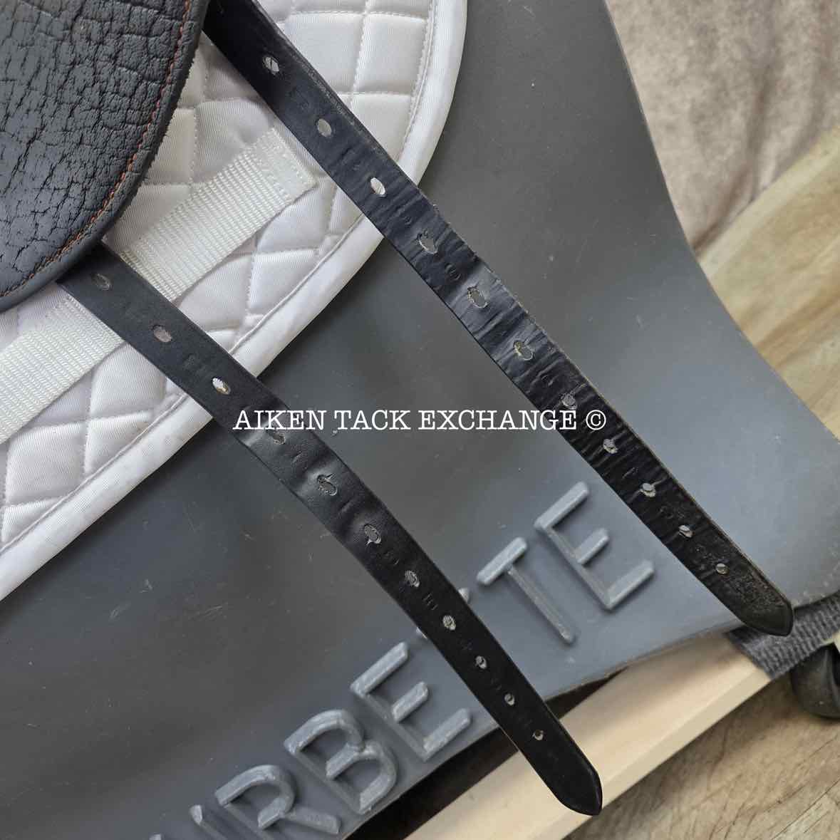 2018 Custom Saddlery Icon Flight Monoflap Dressage Saddle, 17.5" Seat, Adjustable Tree, Wool Flocked Panels