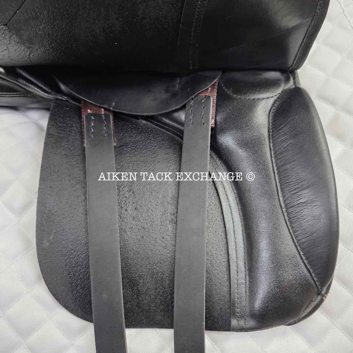 Performer Dressage Saddle, 17.5" Seat, Wide Tree, Wool Flocked Panels