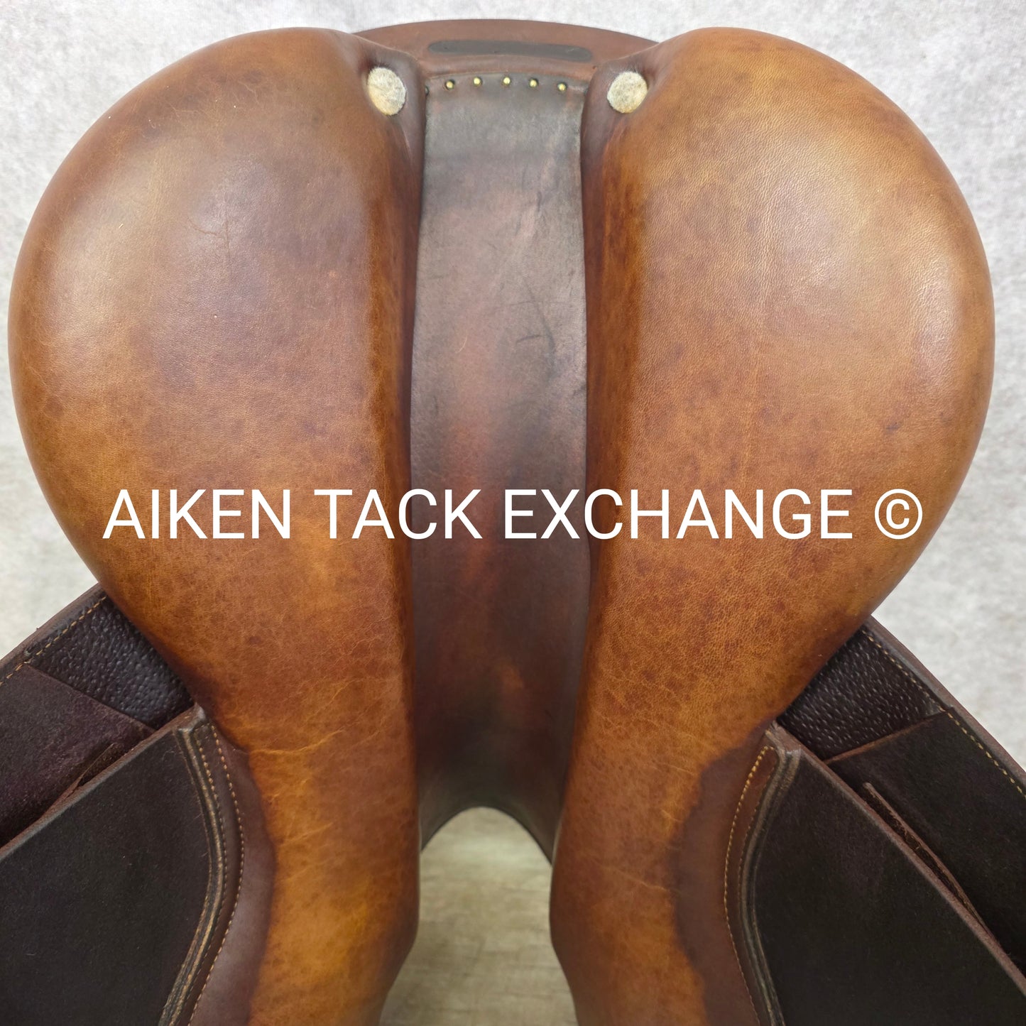 **SOLD** 2012 CWD SE02 Close Contact Jump Saddle, 16.5" Seat, 2L Flap, Medium Tree, Foam Panels