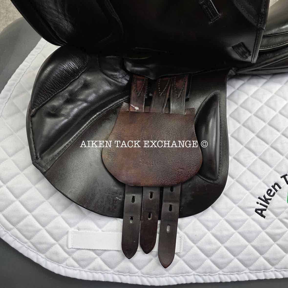 **SOLD** 2010 Black Country Maelstrom Jump Saddle, 17.5" Seat, Medium Tree, Wool Flocked Panels