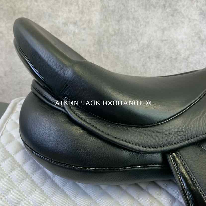 **SOLD** 2018 Stubben Centurion Monoflap Dressage Saddle, 17.5" Seat with Biomex, Short Flap, 27 cm Tree - Narrow, Wool Flocked Panels
