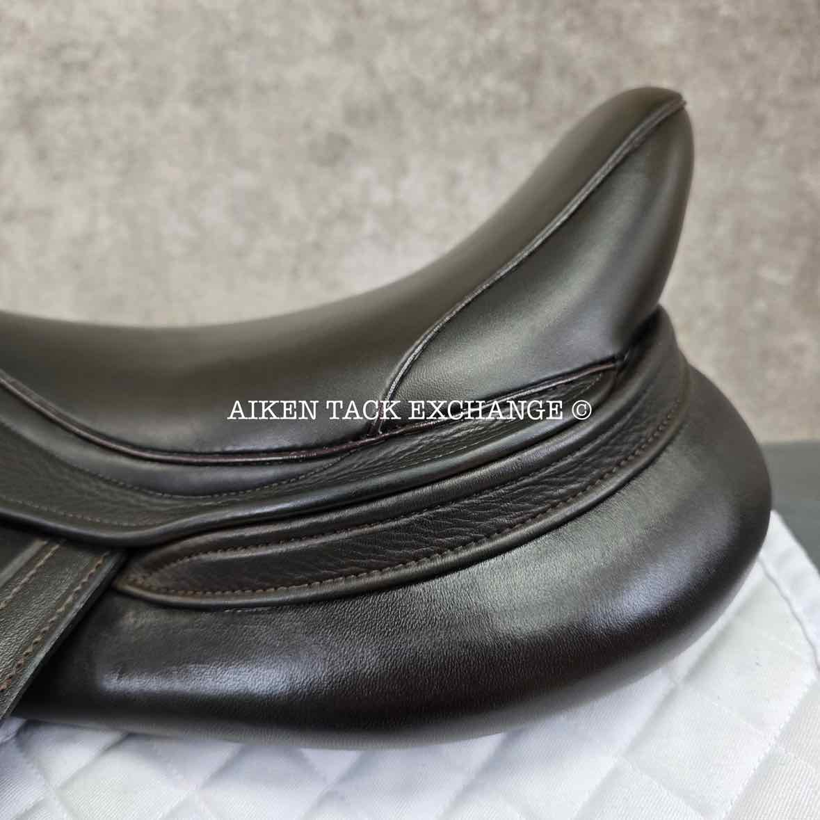 2022 Aviar Ace Close Contact Jump Saddle, 18" Seat, Adjustable Flex Tree, Foam Panels