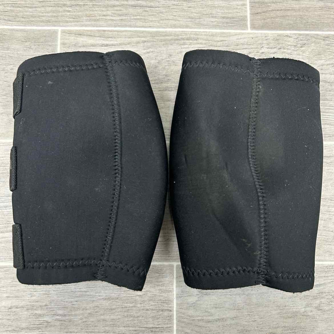 Back on Track Therapeutic Knee Boots, 1 Pair, Size Medium