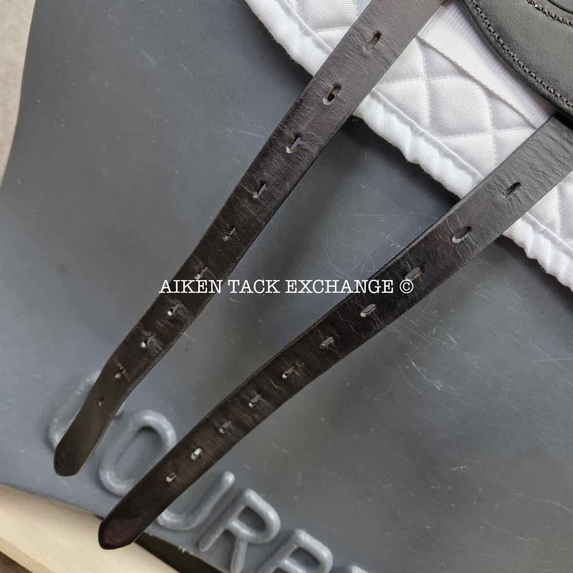 **SOLD** 2017 Equipe Synergy Monoflap Jump Saddle, 17.5" Seat, Medium Wide Tree, Foam Panels