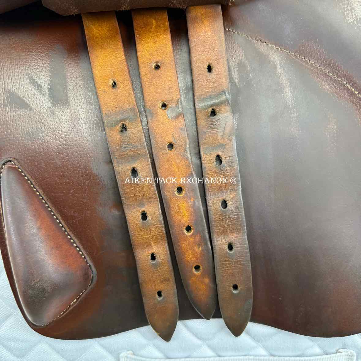 2009 Devoucoux Oldara Close Contact Jump Saddle, 18" Seat, 3A Flap, Medium Wide Tree, Foam Panels
