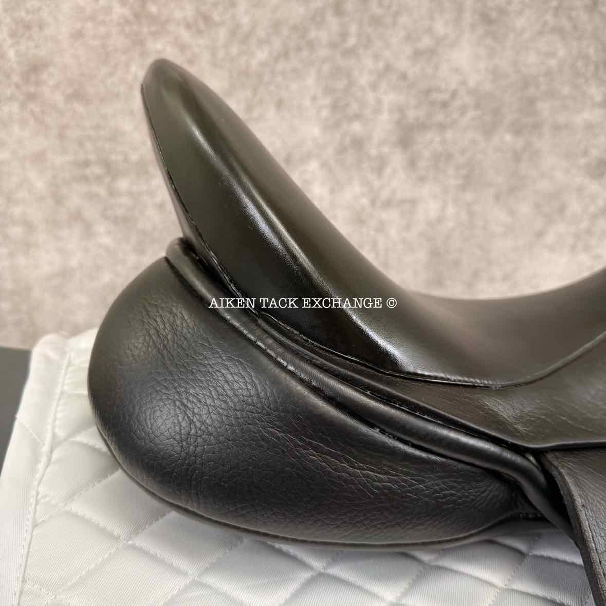 **SOLD** JRD Monoflap Dressage Saddle, 18" Seat, Short Flap, XW Tree, Wool Flocked Panels