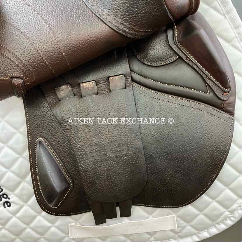 **SOLD** 2020 CWD SE32 2GS Mademoiselle Close Contact Jump Saddle, 17" Seat - S1, 2L Flap, Dynamick Flex Tree - Medium, Foam Panels, Full Buffalo Leather