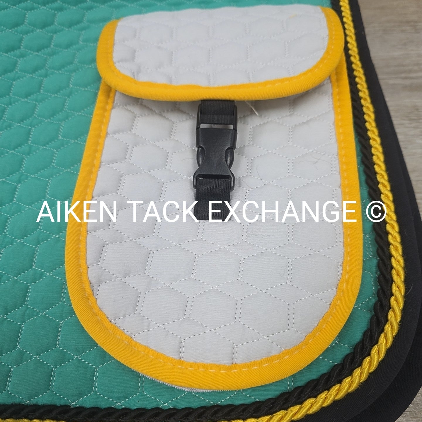 Mattes Dressage Trekking Saddle Pad with Sheepskin, Size Medium