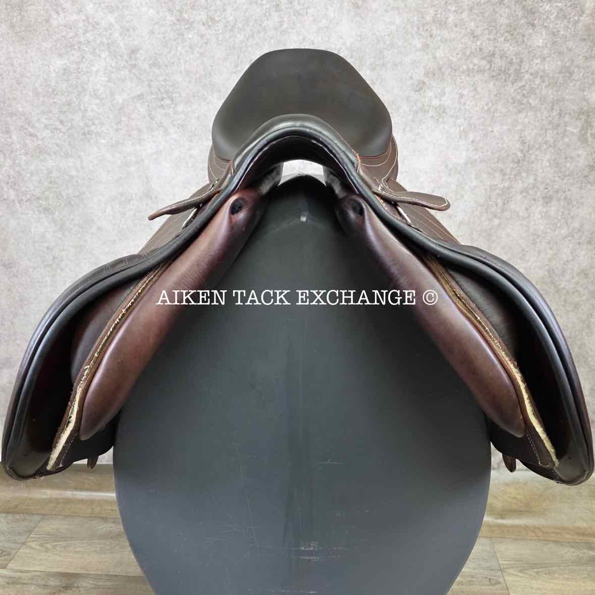**On Trial** 2006 Prestige Red Fox Royal Close Contact Jump Saddle, 17" Seat, 33 Tree - Medium Tree, Foam Panels