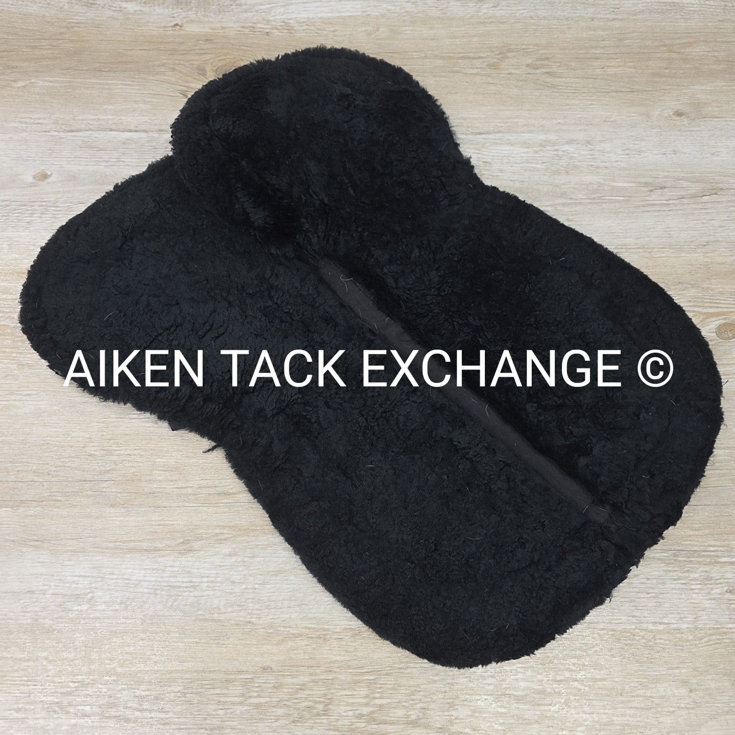 Majyk Equipe Ergonomic Shimmable Sheepskin Half Pad, With Rear Shims, Size Mediu
