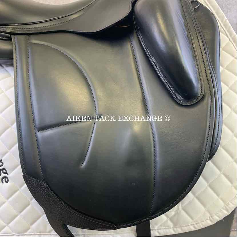 **SOLD** 2021 Arion Monoflap Dressage Saddle, 17" Seat, 1C Flap - Short, Medium Wide/Wide Tree, Foam Panels, Buffalo Leather