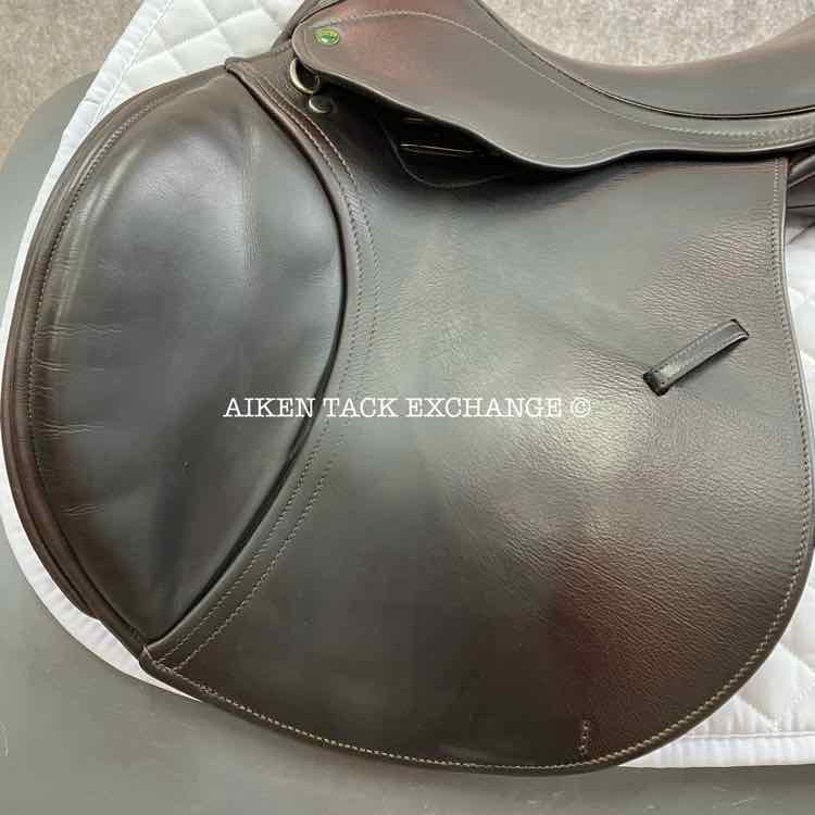 2017 County Solution H/J Close Contact Jump Saddle, 17.5" Seat, Forward Flap, Medium Tree, Wool Flocked Panels