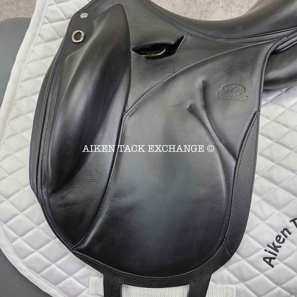 2017 Devoucoux Makila Lab Monoflap Dressage Saddle, 17" Seat - 2AA Flap, Medium Tree, D3D Panels, Full Buffalo Leather