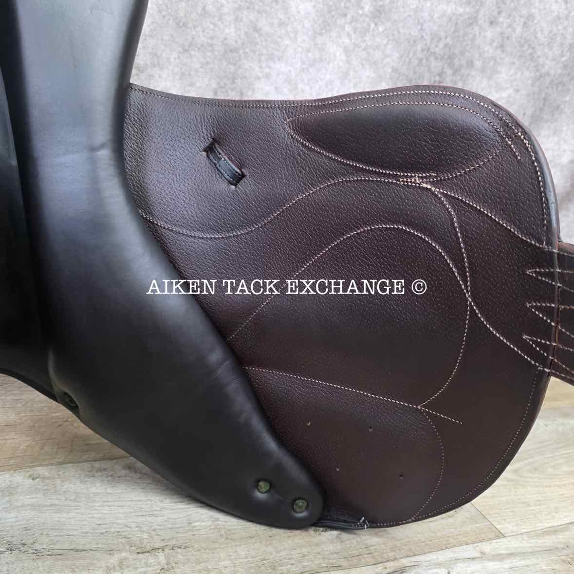 2012 Devoucoux Chiberta Monoflap Jump Saddle, 18" Seat, Medium Wide Tree, 3AR Flap, Foam Panels, Full Buffalo Leather