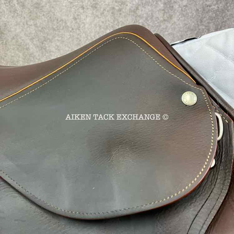2002 Luc Childeric M Close Contact Jump Saddle, 17" Seat, 3 Flap, AO Tree - Medium Wide/Wide, Foam Panels