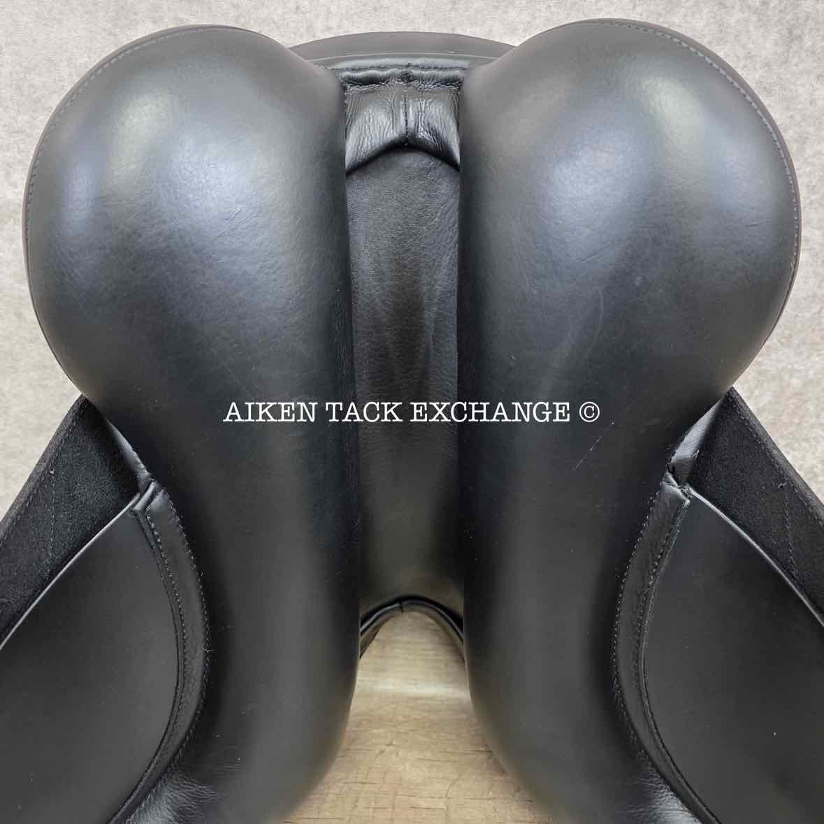 Richard Castelow Dressage Saddle, 17.5" Seat, Short Flap, Medium Wide Tree, Wool Flocked Panels