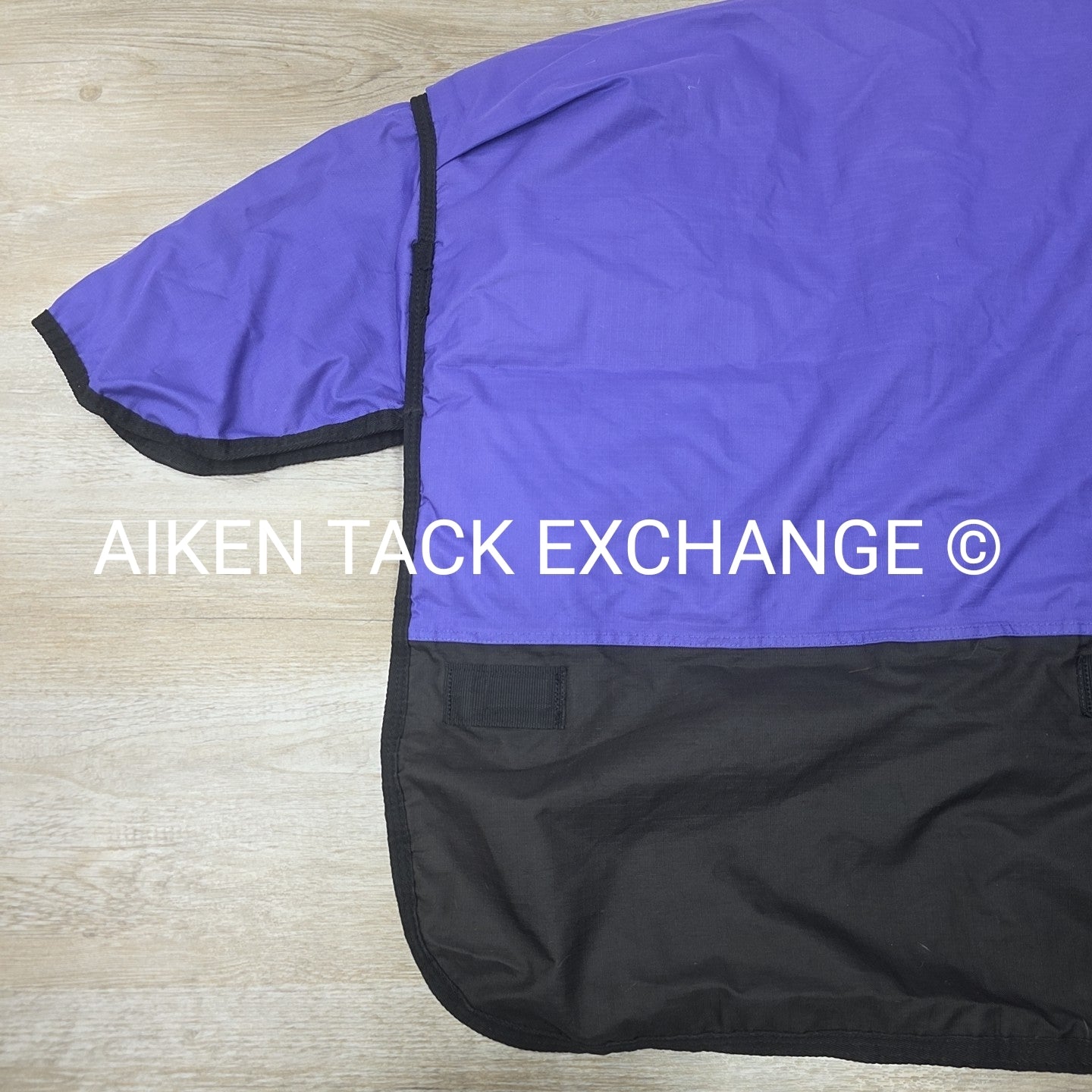 Schneiders Dura-Tech 220g fil Medium Weight Turnout Blanket, Size 76"