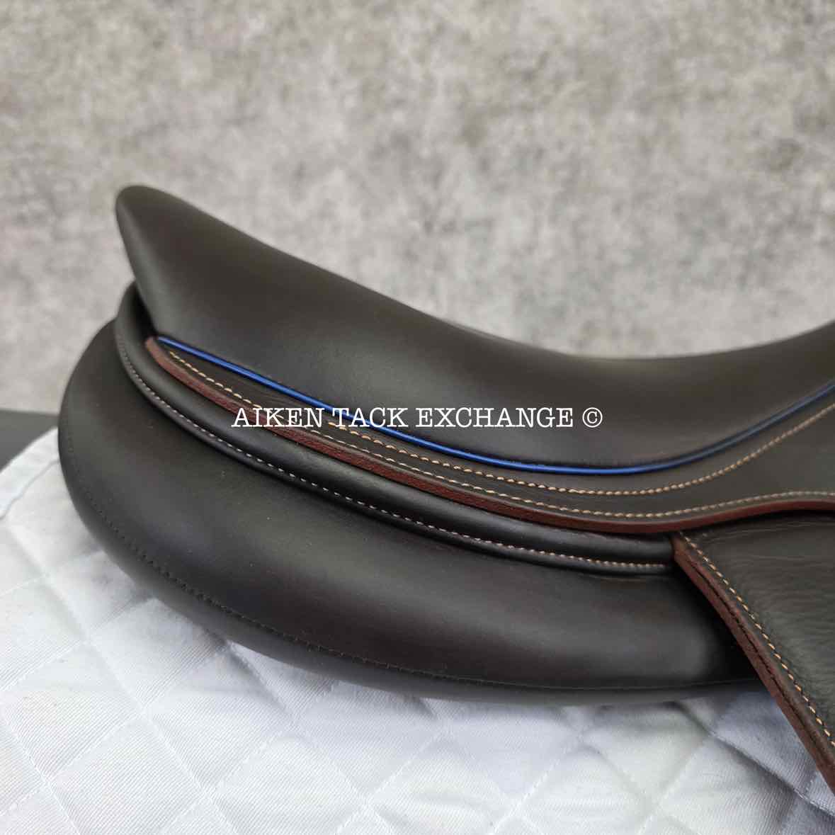 2019 Devoucoux Biarritz O Close Contact Jump Saddle, 17.5" Seat, 1 Flap, Medium Tree, Foam Panels, Full Buffalo Leather