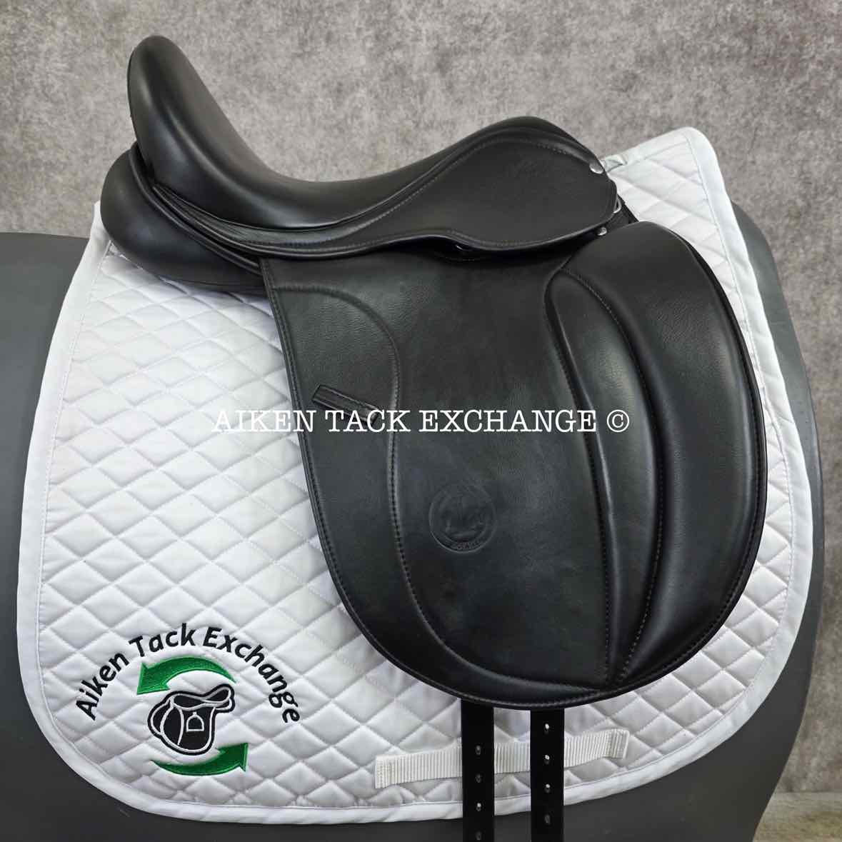 Sella Soleil Passagio Dressage Saddle, 17" Seat, XW Tree, Wool Flocked Panels