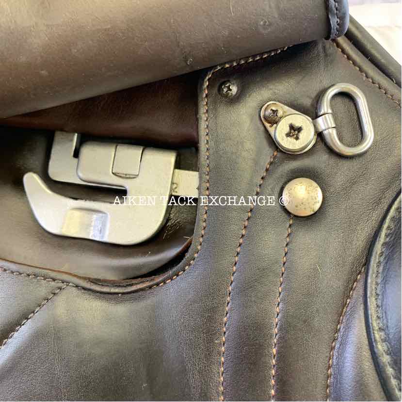 **SOLD** 2018 Bates Advanta Monoflap Jump Saddle, 17" Seat, Adjustable Changeable Gullet